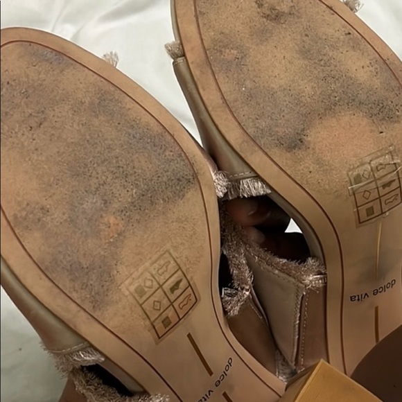 Beautiful casual shoes.  But I have gained weight and so have my feet.  Hahaha - Picture 3 of 4